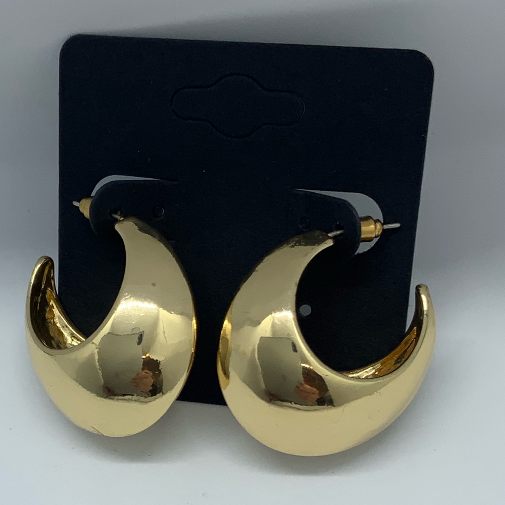 VITA AMBITA
Taylor hoop earrings
